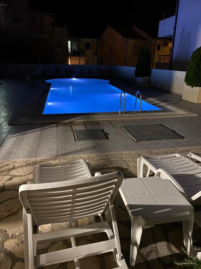 Deluxe Pool Apartment 4 Petrovac Buitenkant foto