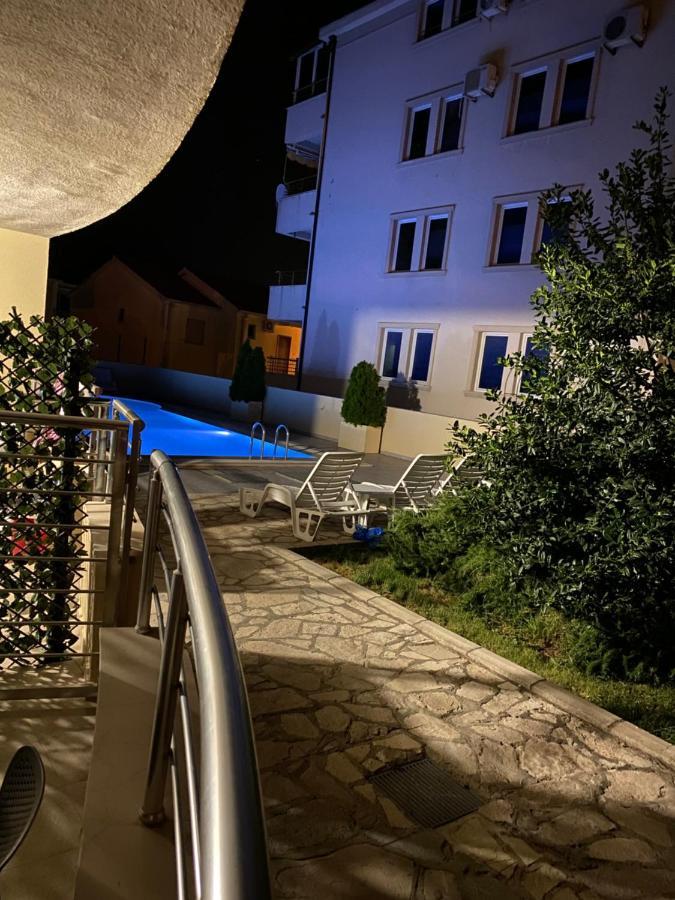 Deluxe Pool Apartment 4 Petrovac Buitenkant foto